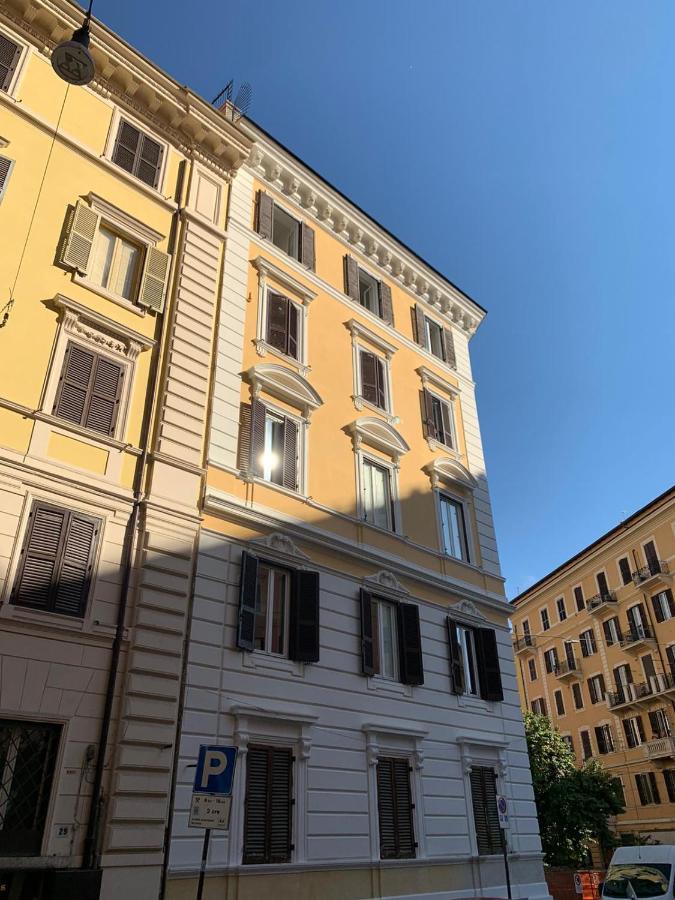 In The Center 3* Rom